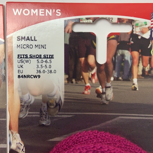 NEW Thorlos 4 PAIRS - 84N Runner Socks - Picture 2 of 9